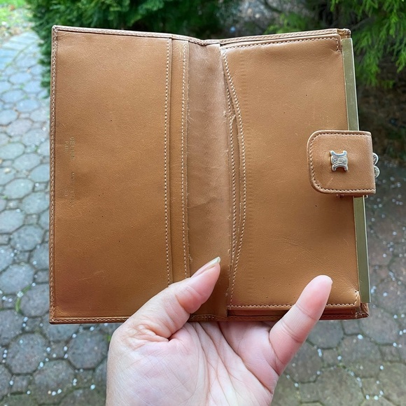 Preowned Celine Macadamia Bifold wallet - Picture 9 of 12